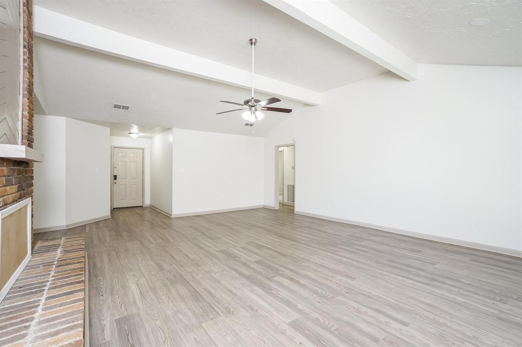 Building Photo - 13430 Piney Oaks Dr