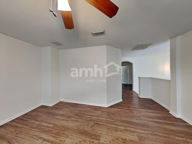 Building Photo - 2610 Dawn River Ln