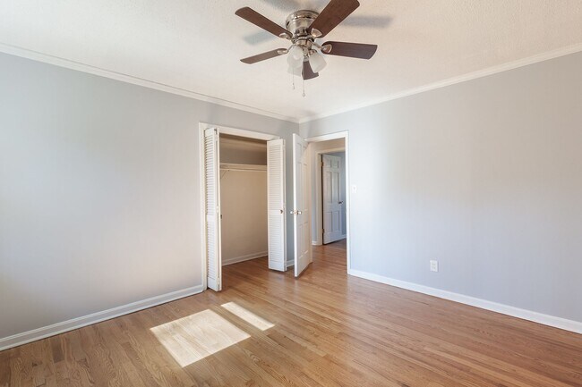 Building Photo - Spacious 4bd/2.5ba Ranch w/ Two-Car Garage & Large Basement and Screened Porch!