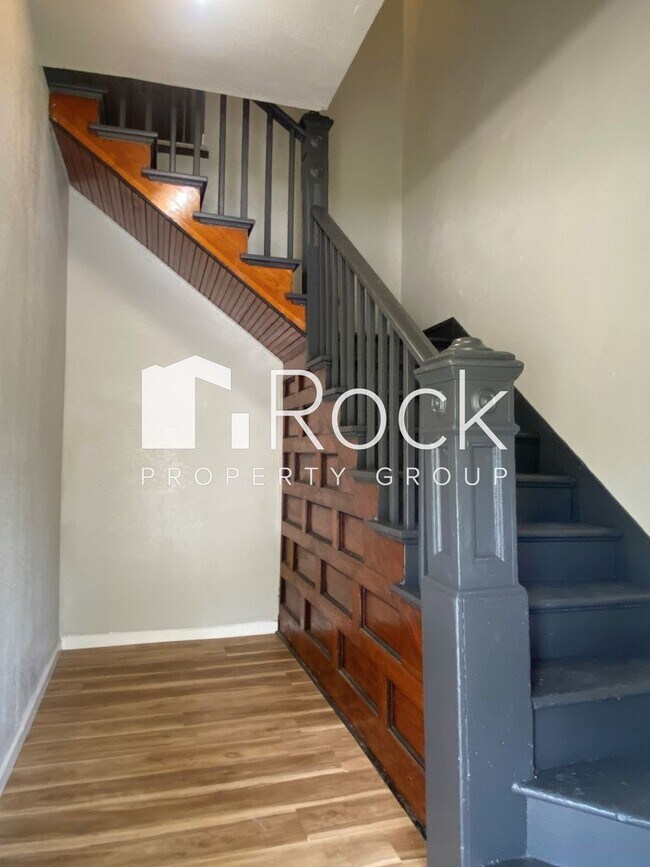 Building Photo - 328 N Philadelphia Ave