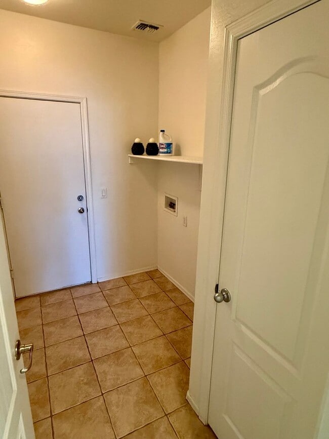 Building Photo - 4 Bedroom | 2 Bath - Single Story Home in Village at Queen Creek