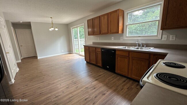 Building Photo - 7421 Spring Run Dr