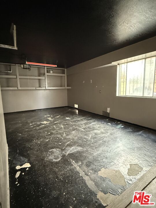 Building Photo - 1505 S Dunsmuir Ave