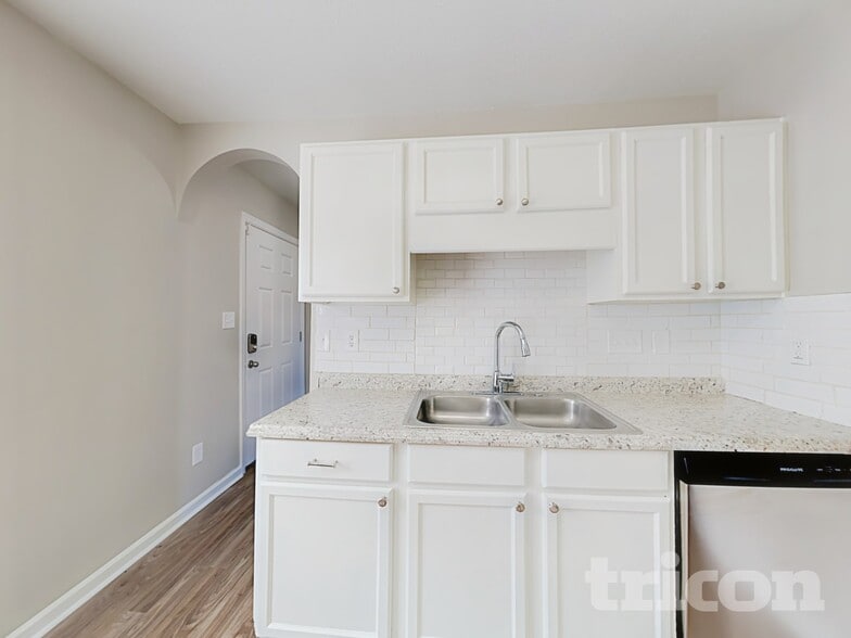 Building Photo - 6008 Bradford Ct