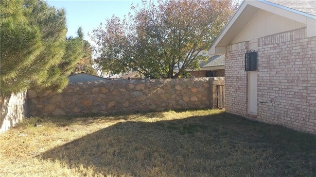 Building Photo - 4625 Loma De Cobre Dr