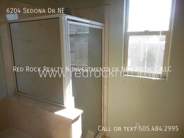 Building Photo - 6204 Sedona Dr NE