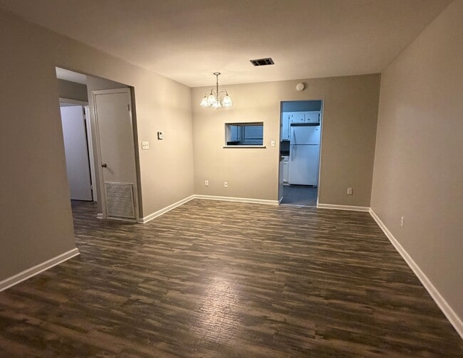 Building Photo - 205 Windward St