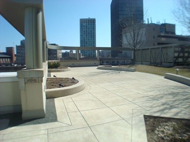 Building Photo - 807 Davis St