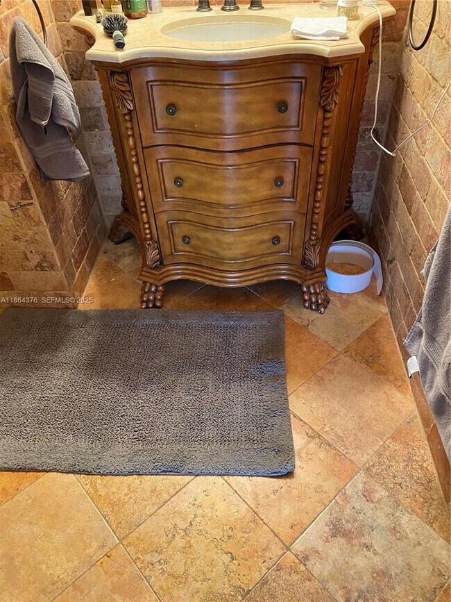 Building Photo - 555 NE 15th St