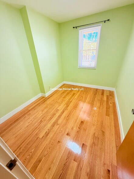 Building Photo - 10 Packard Ave