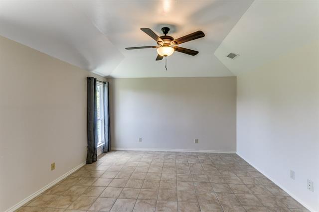 Building Photo - 5915 Volunteer Pl