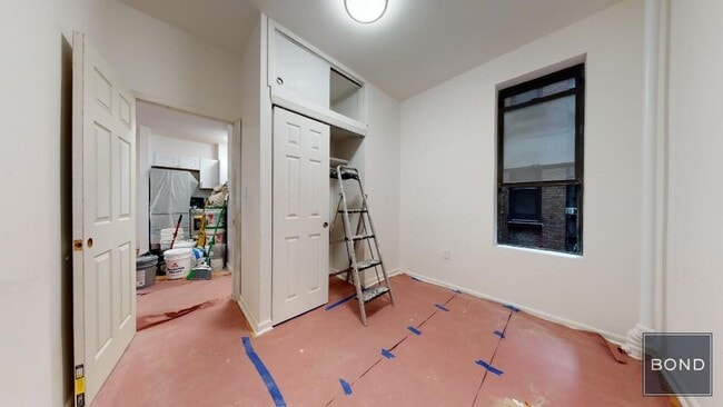 Building Photo - 314 E 91st St