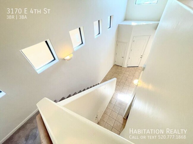 Building Photo - 3170 E 4th St