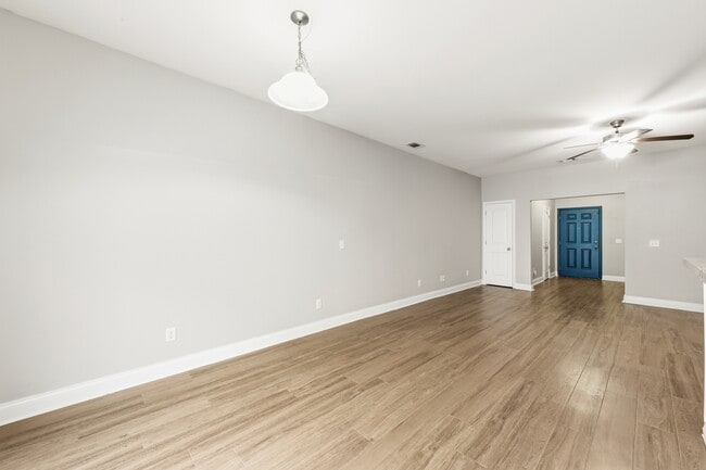 Building Photo - 240 Canyon Oak Loop