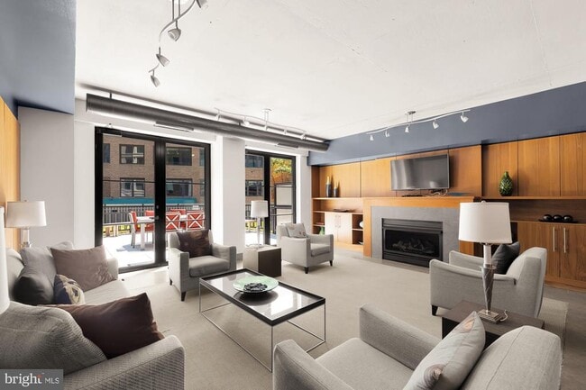 Building Photo - 1133 14th St NW