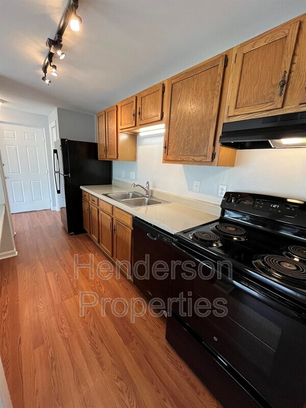 Building Photo - 9501 Shannon Green Dr