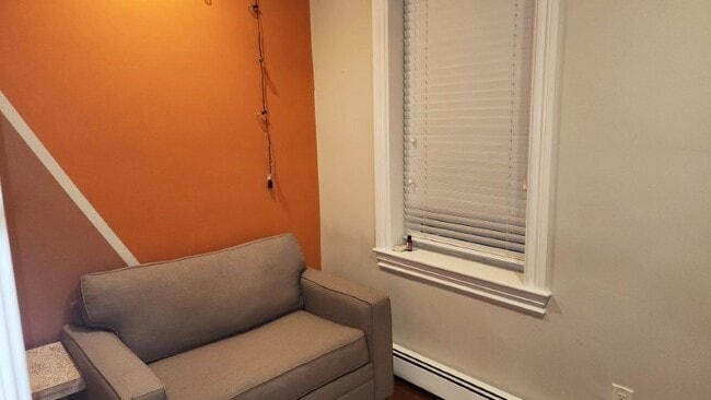 Building Photo - 18 US-1