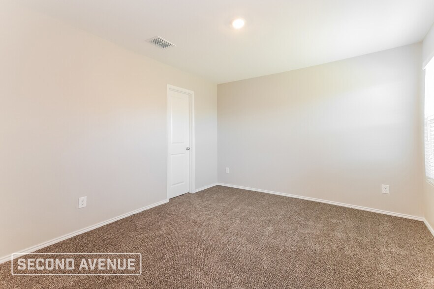 Building Photo - 2421 Eldor Wy