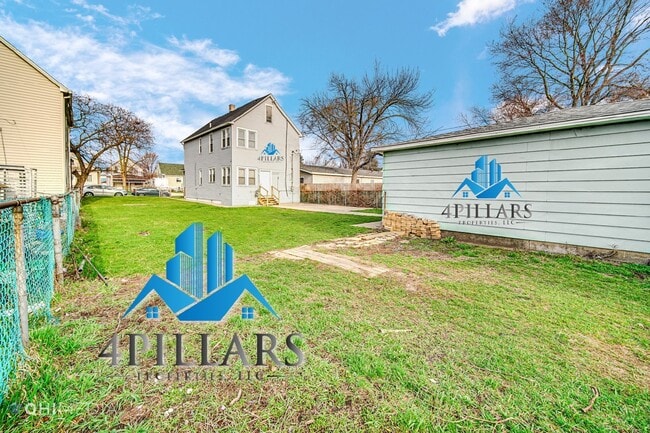 Building Photo - Spacious 4-Bedroom Home in Hammond, IN wit...
