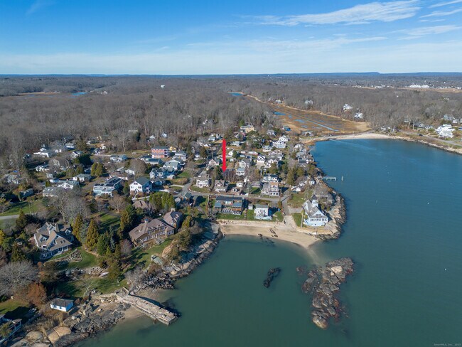 Building Photo - 18 Bay St