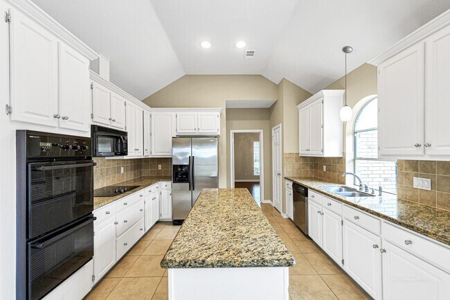Building Photo - 1438 Crescent Green Dr