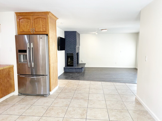 Building Photo - 54865 Avenida Vallejo