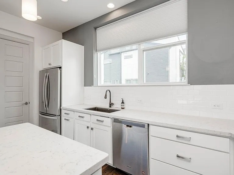 Building Photo - 1406 Waterloo Shore Ln