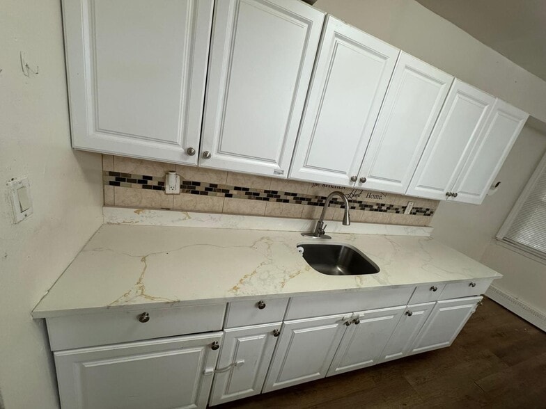 Kitchen - 1470 Needham Ave