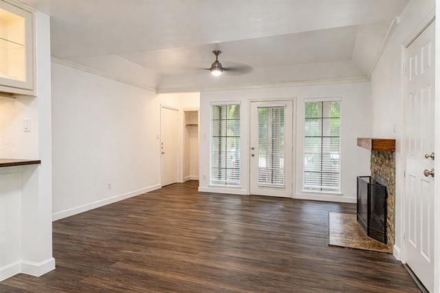 Building Photo - 3105 San Jacinto St