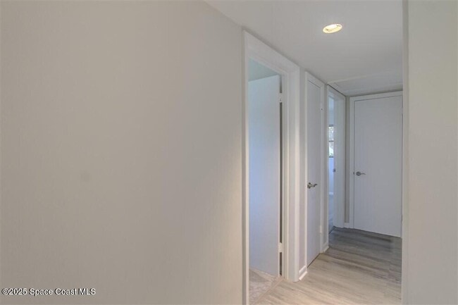 Building Photo - 331 Carmine Dr
