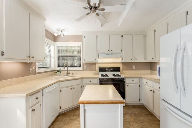 Building Photo - Contemporary East Cobb Home in Pope School...
