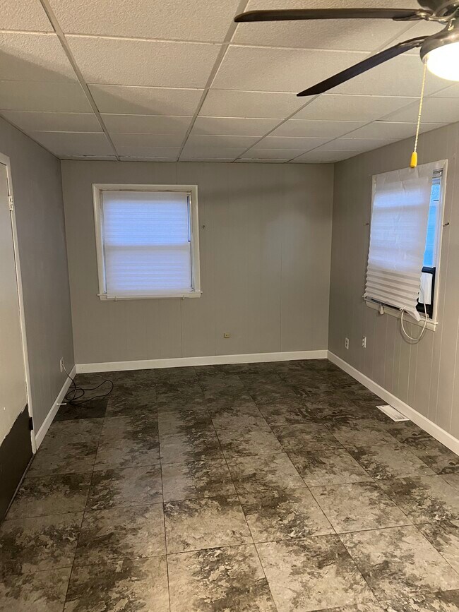 Dinning room - 505 W 53rd Ave