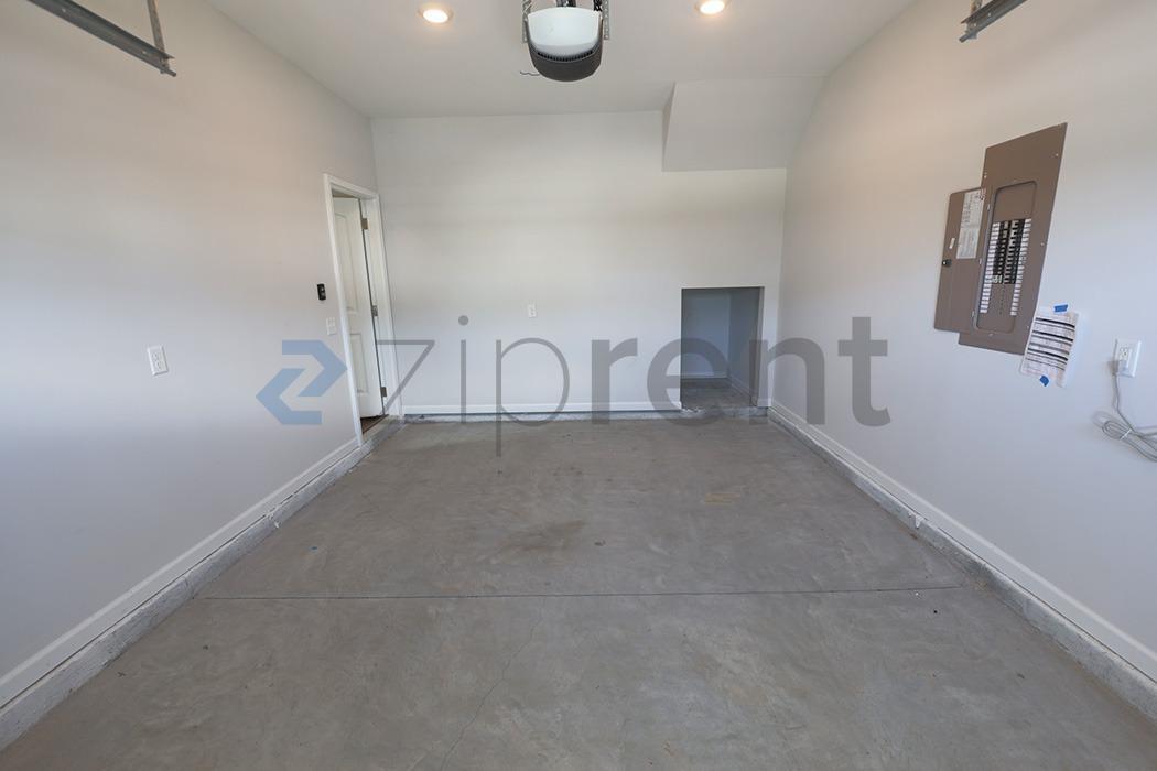 Building Photo - Unit