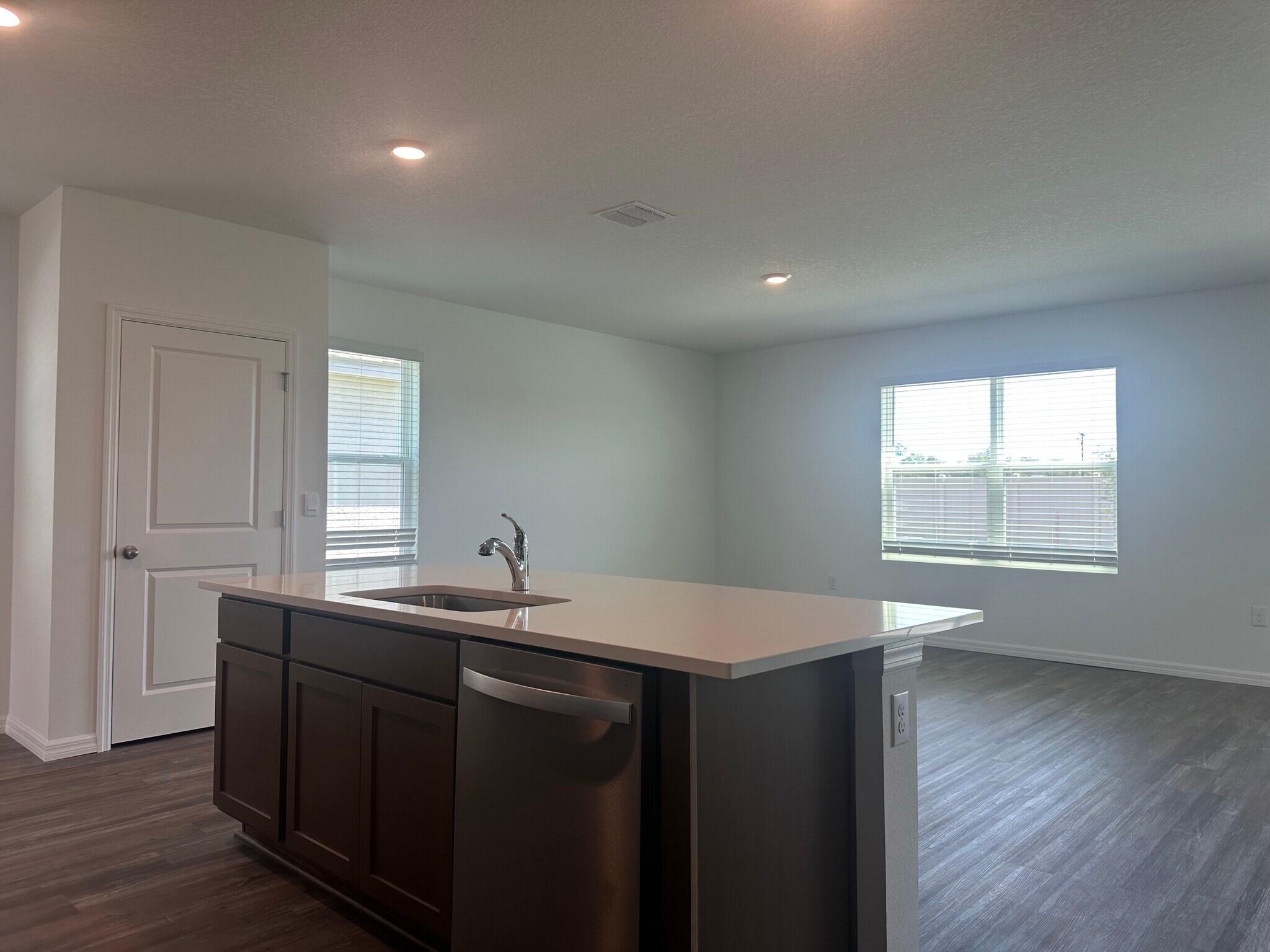 Kitchen to Dining area - 10574 Dusty Boot Rd