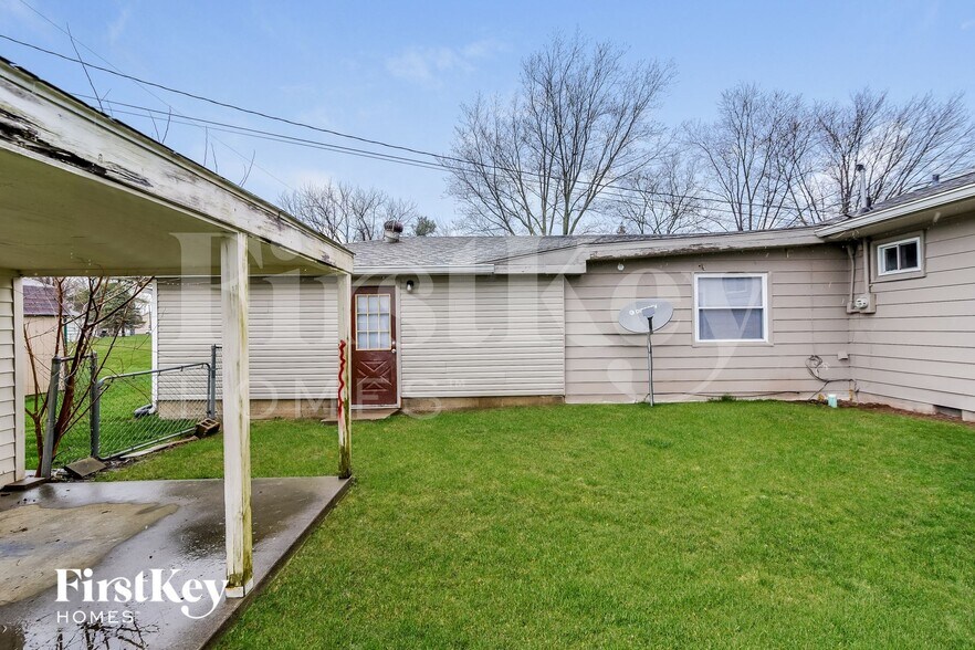 Building Photo - 3104 S Kercheval Dr