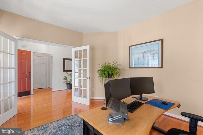 Building Photo - 301 Adelaide Dr