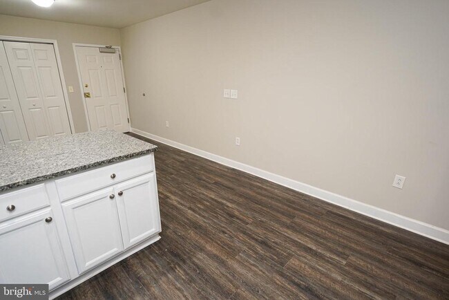 Building Photo - 10 N Pennsylvania Ave