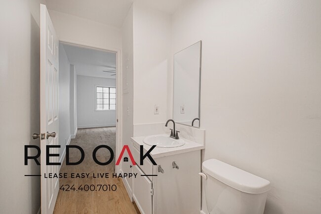 Building Photo - 4651 Cahuenga Blvd