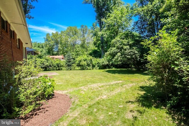 Building Photo - 8401 Beech Tree Rd