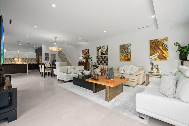 Building Photo - 5735 SW 35th St