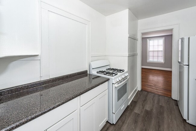 Building Photo - 3 Bedroom, 1 Bathroom Home in Dorchester Terrace - North Charleston