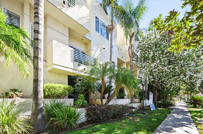 Building Photo - 4620 Vista Del Monte Ave