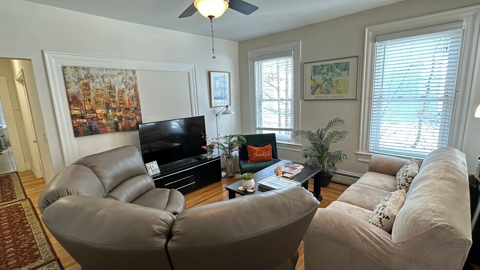 Building Photo - 76 Providence St