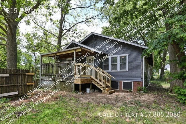Building Photo - 815 E Webster St