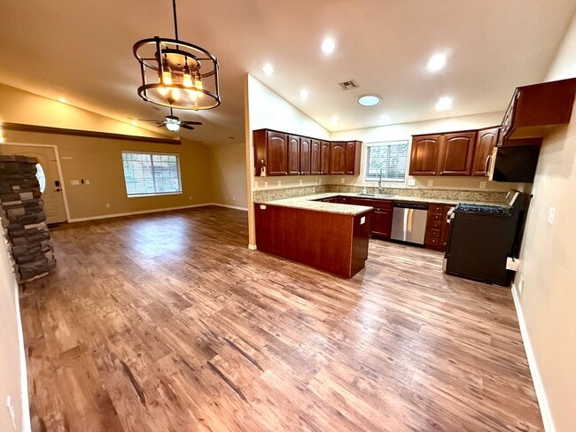 Building Photo - Beautiful 3-Bedroom Home with Solar!—Near Hualapai Mountain Rd