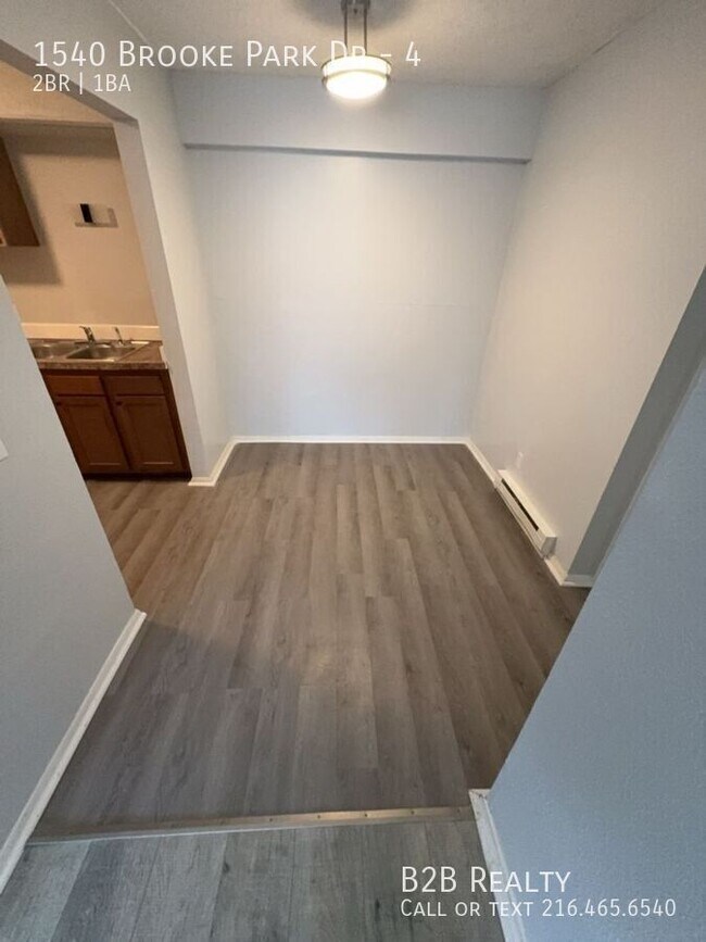 Building Photo - 1540 Brooke Park Dr