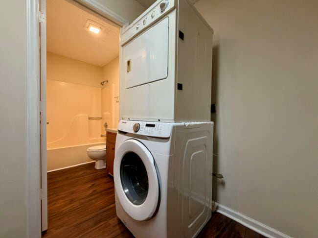 Building Photo - 1442 Riverview Rd