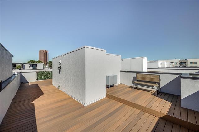 Building Photo - 3816 Roseland Ave