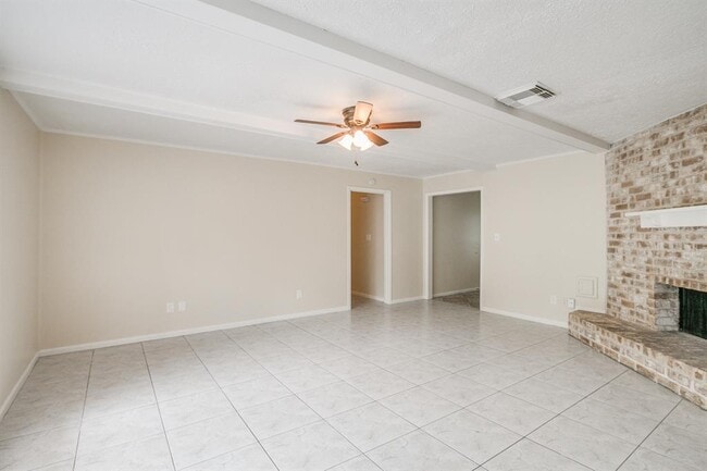 Building Photo - 23403 Canyon Lake Dr