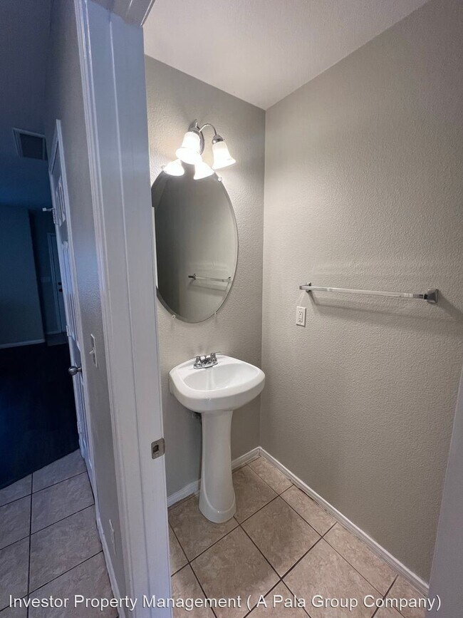 Building Photo - 3 br, 2.5 bath House - 6462 Abbey Door Ct